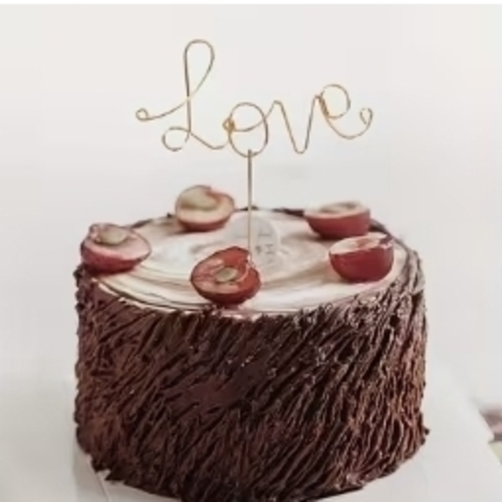 Gold "Love" Cake Topper - Elegant Gold Script Wedding & Party Decoration
